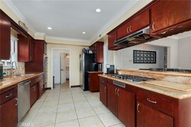 Photo - 411 Parsons St