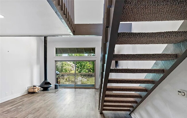 Photo - Well-Appointed Unit with Quality Finishes