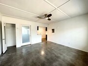 Photo - 700 N Riverside Dr Unit 7