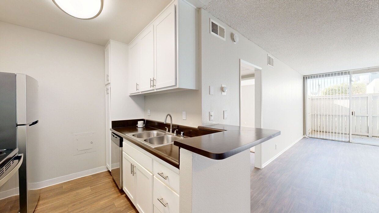 3D Tour - Covina Grand