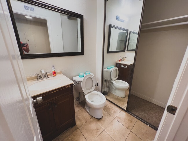 Photo - 3915 Nobel Dr