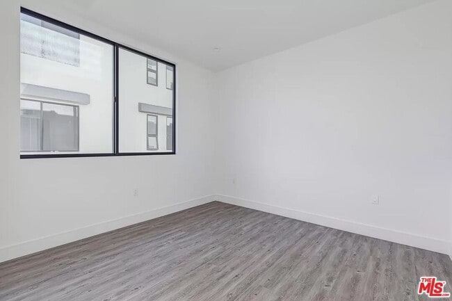 Photo - 1035 Wilcox Ave