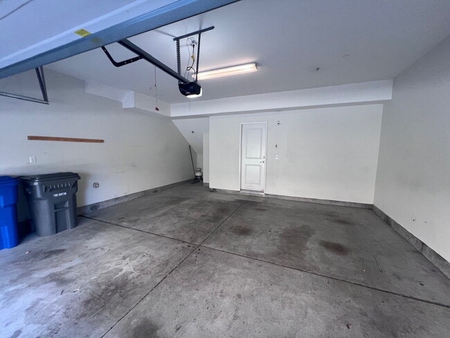 Photo - Gorgeous Like-New 4BD/3.5BA Oceanside Townhome! Bright & Airy Open Floor Plan, Stainless Applianc...