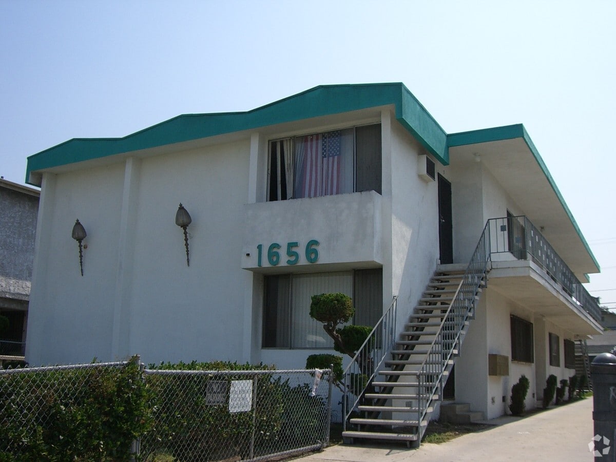 Photo - 1656 Arlington Ave Apartments