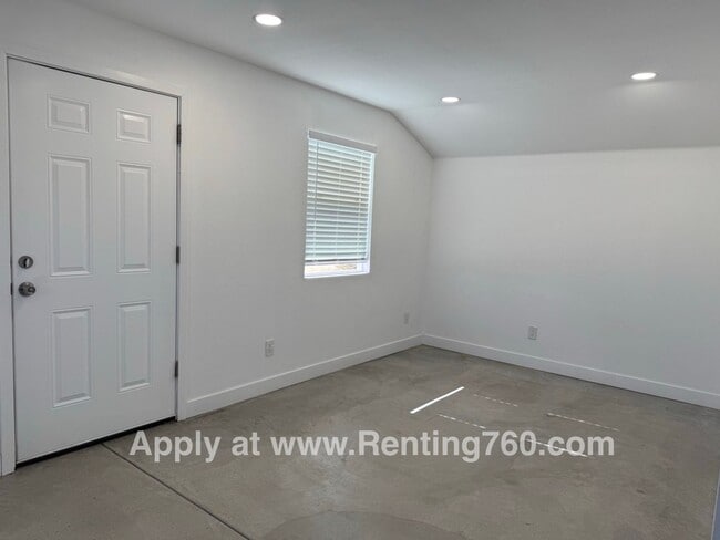 Photo - Modern 1 Bed 1 Bath Home! Unit 3 - 56949 Campanula St