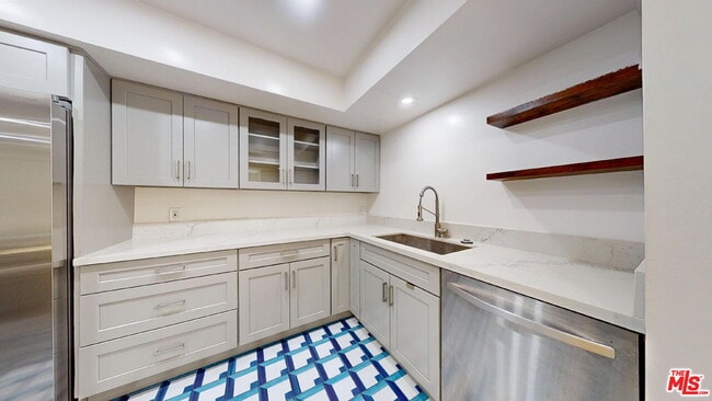 Photo - 6752 Hillpark Dr Unit 303