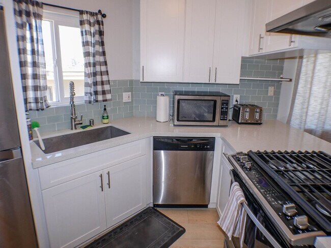 Photo - RARE Offering 2BD/2BA - UNFURNISHED -  Condo of secured building in highly sought after Boutique ... Unit 305
