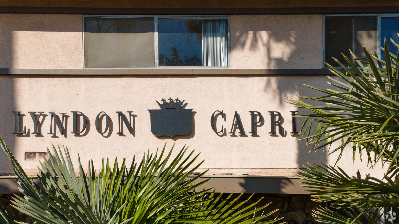 Monument - Lyndon Capri Apartments