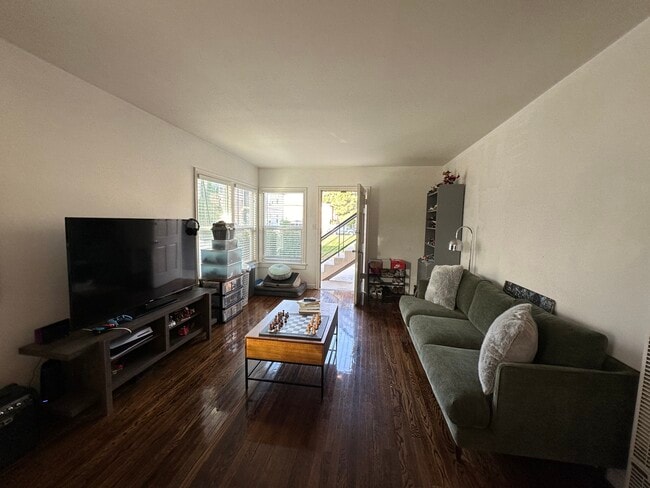 Photo - 4107 Wade St