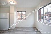 Photo - 4554 Bond St