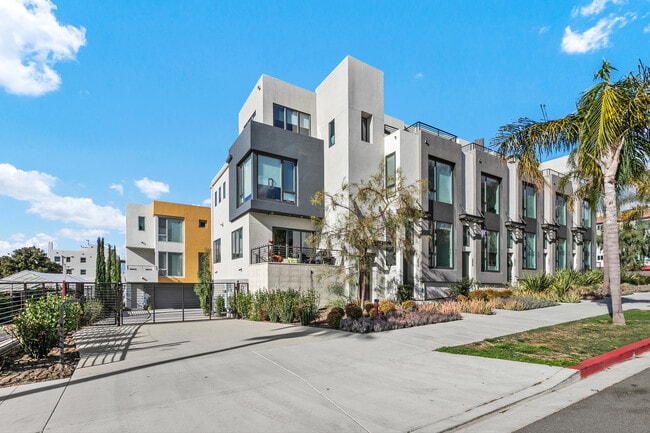 Photo - 2065 Fifth Ave Townhome