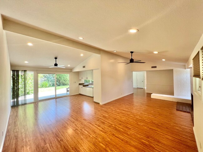 Building Photo - Spacious 3BR Single-Story Residence | Central Air, Fireplace, Private Backyard Retreat
