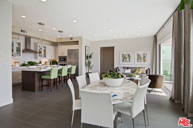 Building Photo - 12698 Sandhill Ln Unit 3