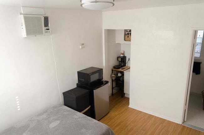 Photo - 4417 S Centinela Ave