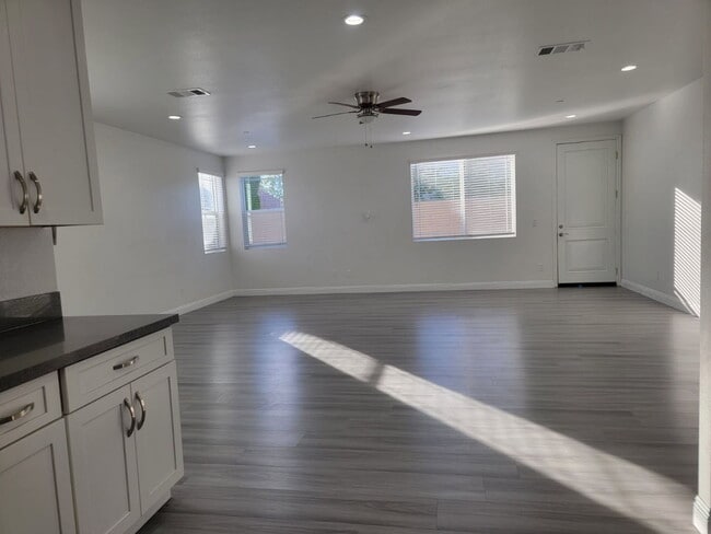 Photo - New Gas Range & Refrigerator.  Spacious rooms, private yard and RV parking.  Must see - Won't las... Unit U1