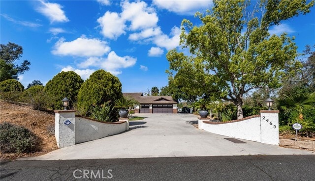 Building Photo - 2465 Via Oeste Dr