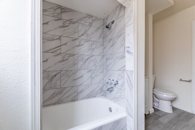 Photo - 138 W 82nd St