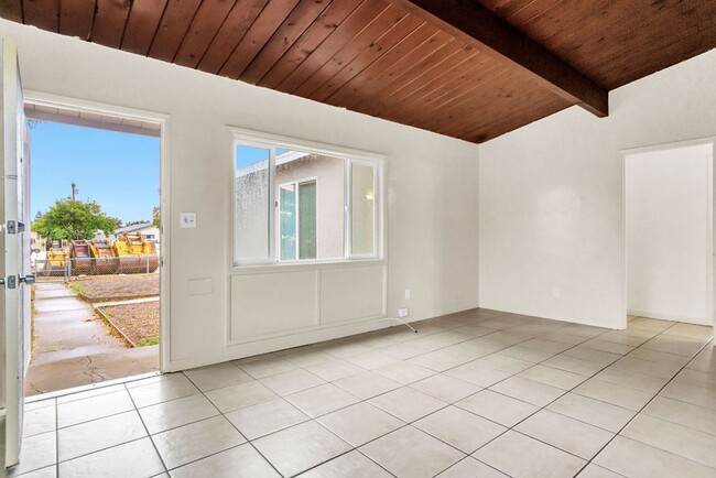 Building Photo - Clairemont Mesa Blvd 4414-4416 Duplex Unit 4416