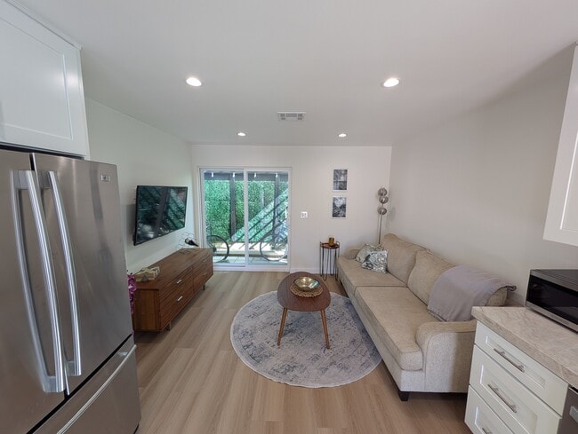 Photo - 6328 Mary Ellen Ave