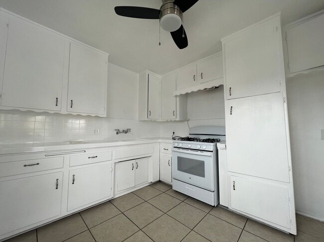 Photo - 2604 Mathews Ave Unit 1