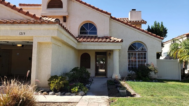 Building Photo - 1213 Jasmine St