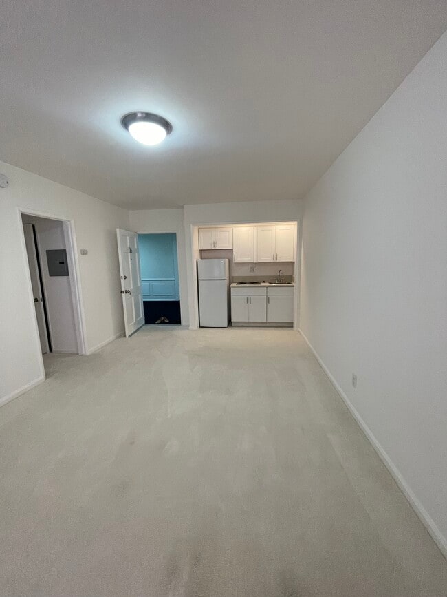 Photo - 615 S Cochran Ave