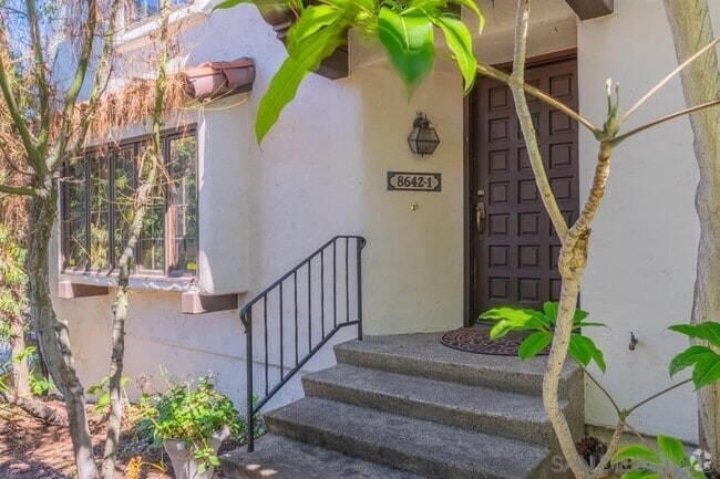 Building Photo - 8642 Villa La Jolla Dr Rental