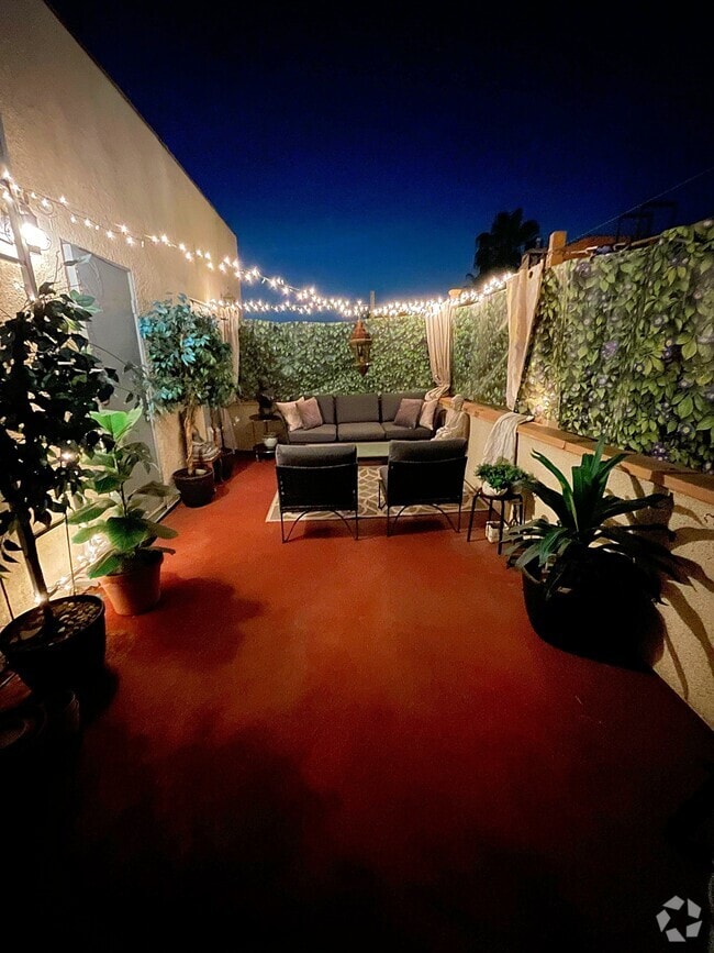 Private rooftop - 1422 Hi Point St Unit 104 Rental