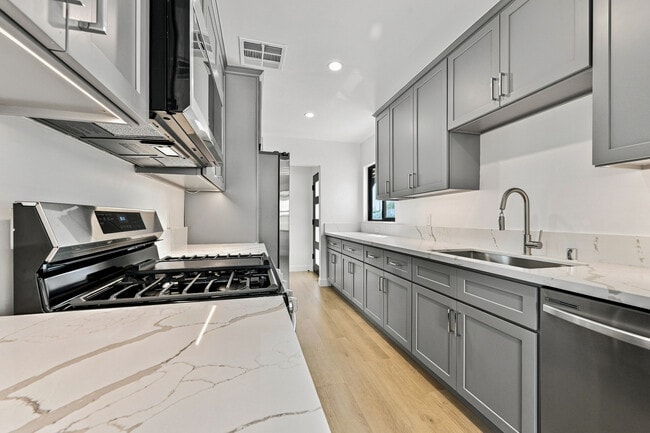 Photo - 18741 Covello St