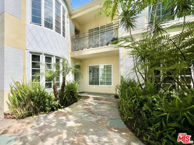 Photo - 1838 El Cerrito Pl Unit 2