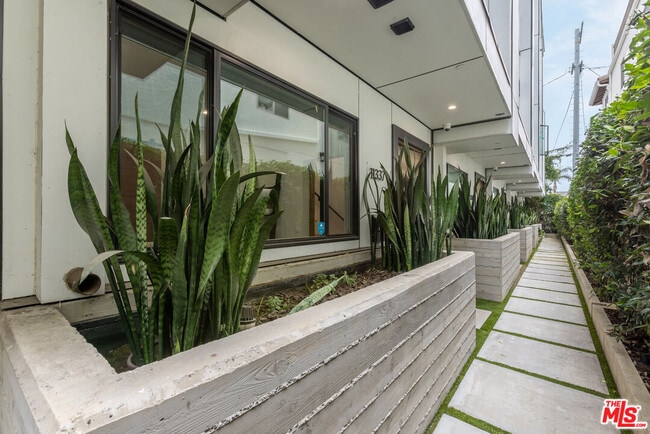 Photo - 11337 Pearl St