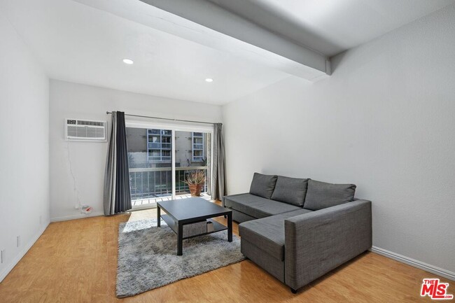 Photo - 1440 Veteran Ave Unit 262