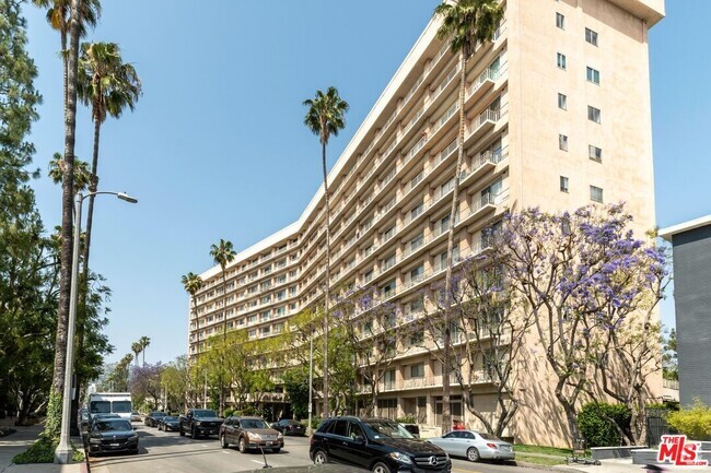 Building Photo - 100 S Doheny Dr Unit 422 Rental