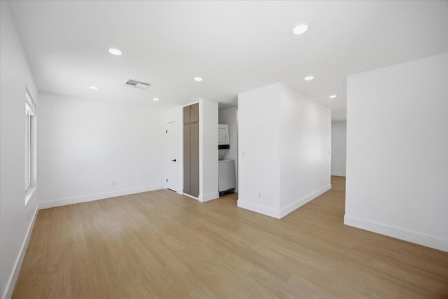 Photo - 1040 Gardena Unit 4