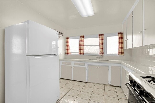 Photo - 959 W 17th St