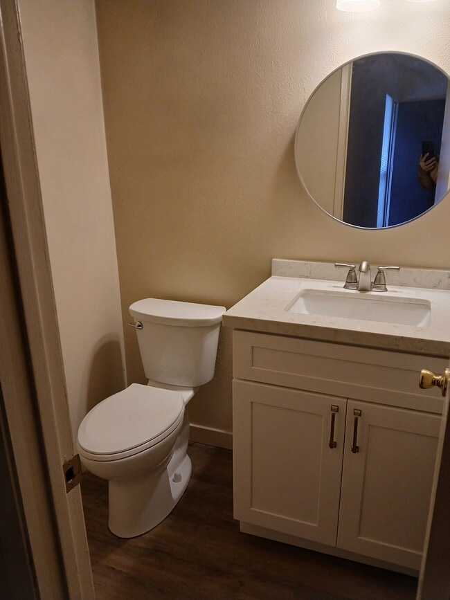 Guest Bath - 2438 S Nadine St