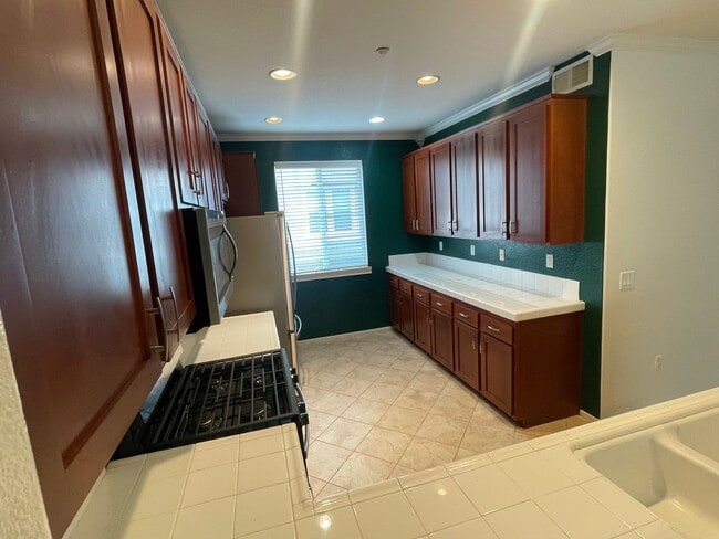 Photo - Charming 4 bedroom 4 bathroom in heart of East Lake!