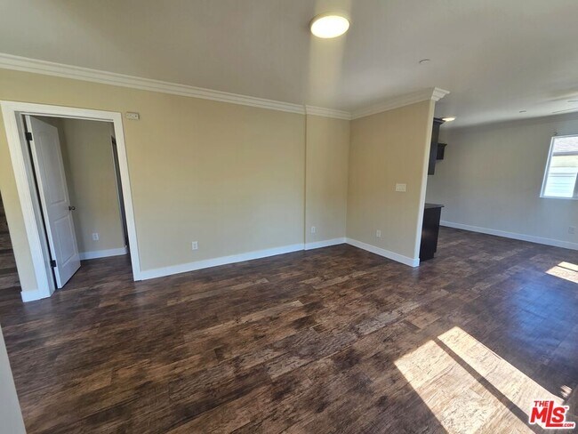 Photo - 1721 W 39th Pl