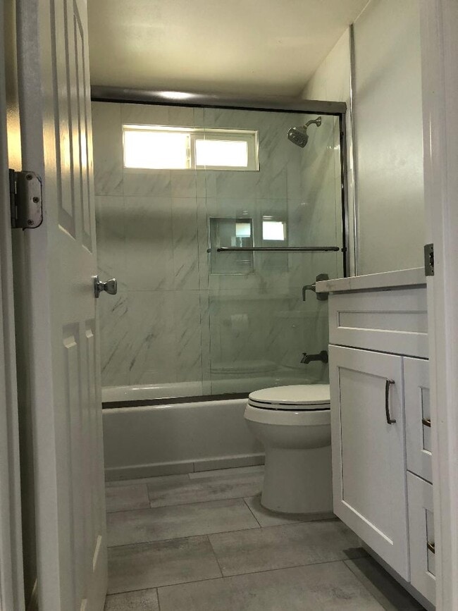 Photo - 4221 W Roberts Dr Unit B
