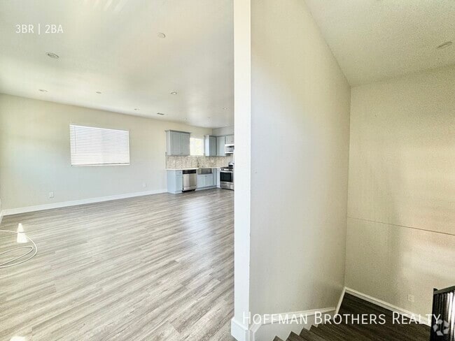 Building Photo - 758 1/2 4th St -A Unit A Rental