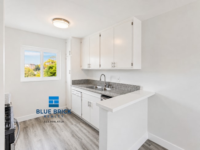 Photo - 8145 Langdon Ave Unit 216
