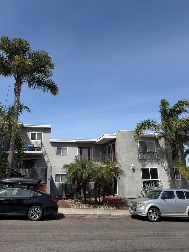 Building Photo - TEMECULA ST- BEAUTIFUL CONDO W/ VIEWS, IN-UNIT W/D, TILE FLOORING Unit 5