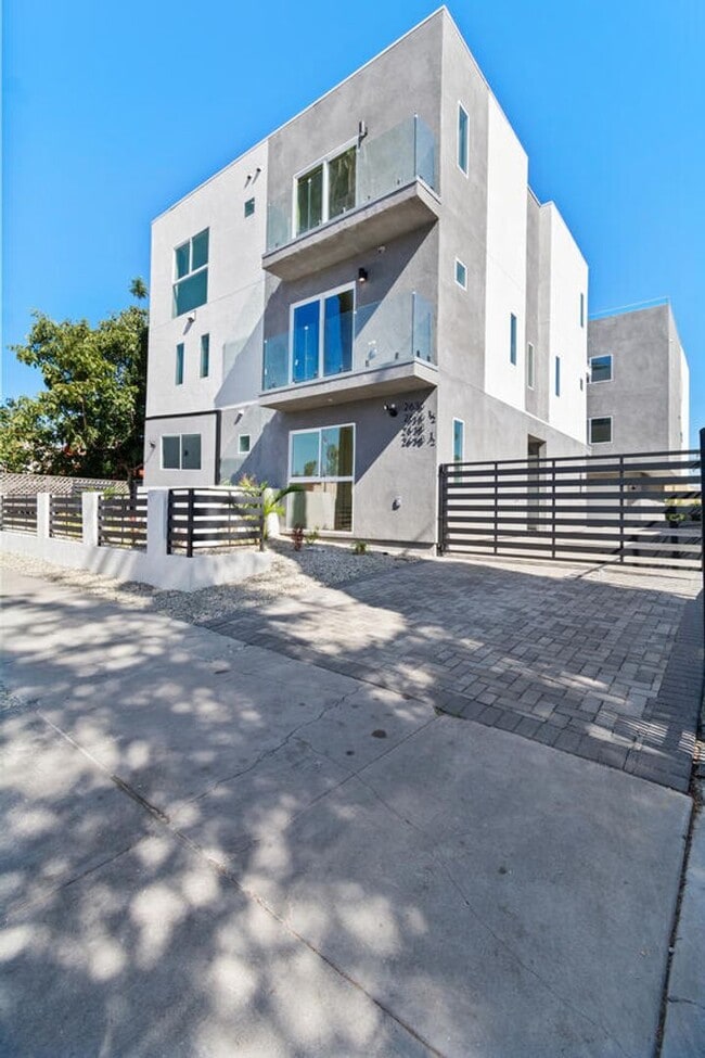 Photo - 2636 Virginia Rd Apartment Unit 2636 1/2