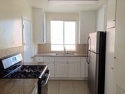 Photo - 327 N Mariposa Ave Apartments Unit 3