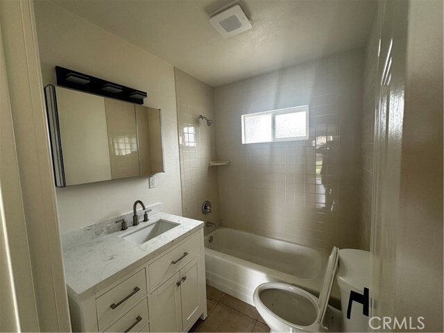 Photo - 15858 Cadwell St