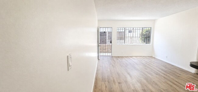 Photo - 2630 S La Salle Ave Unit Apt 1