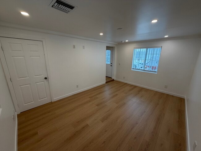Downstairs Living Room - 1754 N Alexandria Ave Unit 1/2