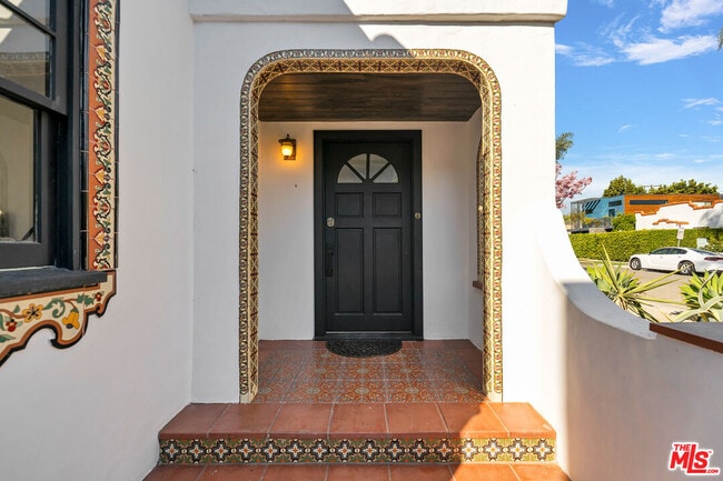 Photo - 8822 Rosewood Ave