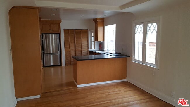 Photo - 2038 Malcolm Ave