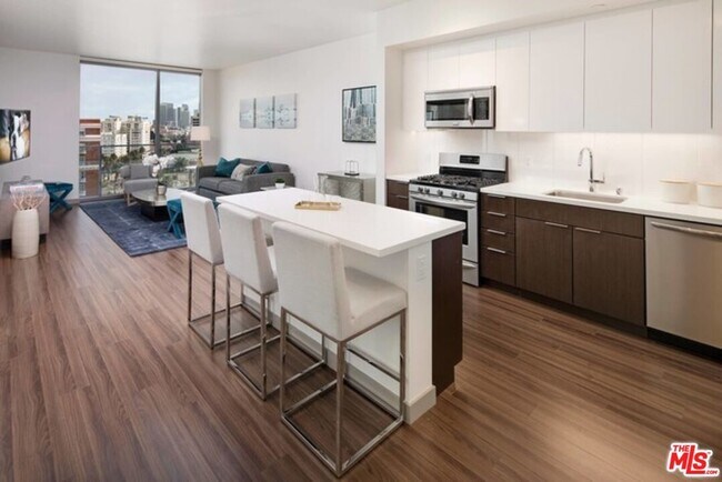 Photo - 3033 Wilshire Blvd Unit 1407